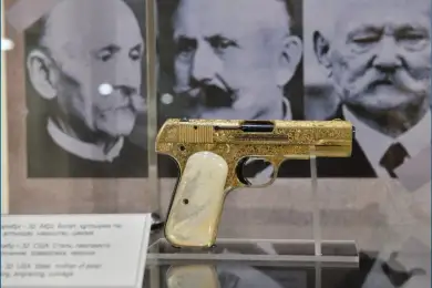 В Астане открылась выставка оружия и коллекционных пистолетов 