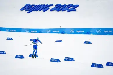 После отметки 7,1 км казахстанец Величко идет 44-м в масс-старте на Олимпиаде-2022 
