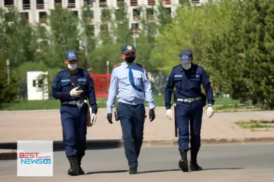 Полицейские Казахстана переобуются в берцы и получат новые знаки на форму 