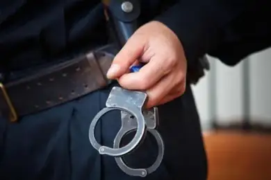 В Шымкенте задержан начальник миграционной полиции в ходе спецоперации 