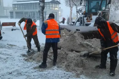 Алматинцев предупредили о продолжении снегопада 
