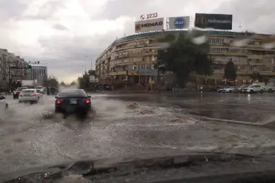 Жителей Алматы предупредили о проливных дождях 