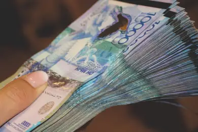 В Казахстане банкам запретят начислять неустойки должникам по беззалоговым кредитам 