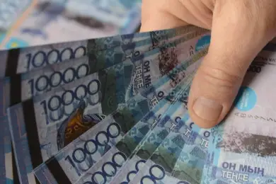 Казахстанцам с просрочкой перед банками запретят брать новые кредиты 