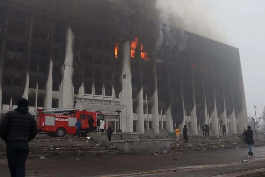 Правительство выделяет на восстановление горевшего здания акимата Алматы 7 млрд тенге 